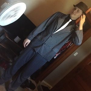 3 piece gangster Constance